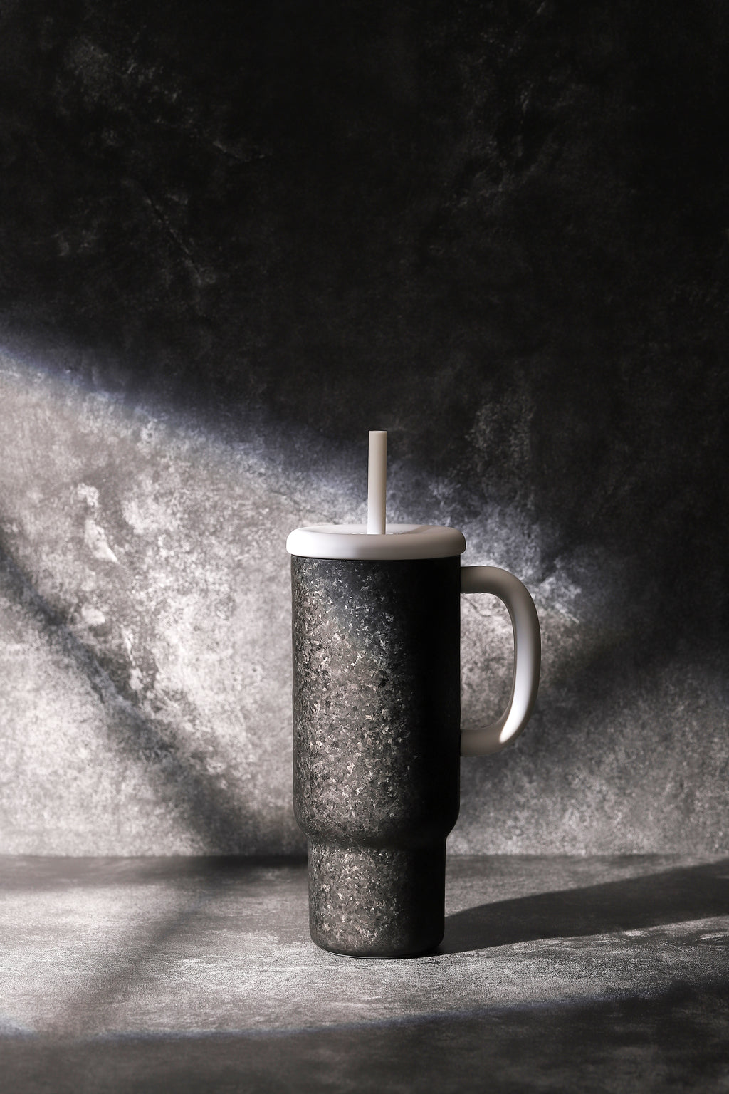 Mono-Ti  —  Titanium Pure Hydration Tumbler — Graphite Gray