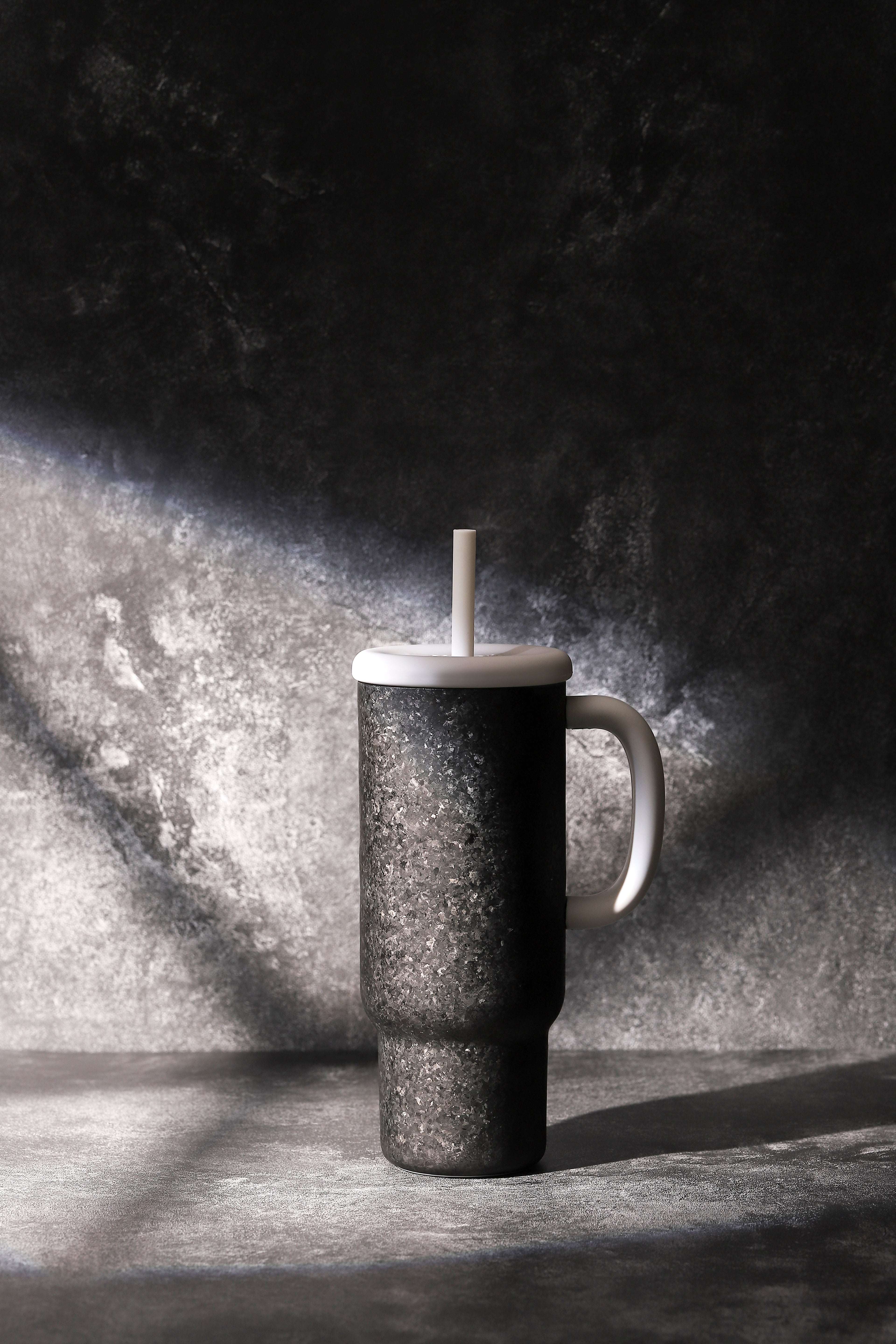 Mono-Ti  —  Titanium Pure Hydration Tumbler — Graphite Gray